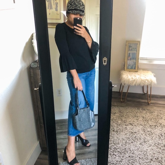 🚫 SOLD Banana Republic Bell Long Sleeve Top - Picture 2 of 8